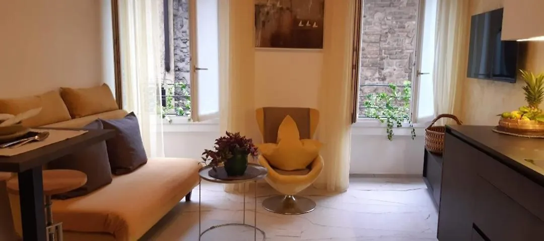 La Perla Al Lago 47 location