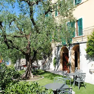 Tiziana Garni Hotel